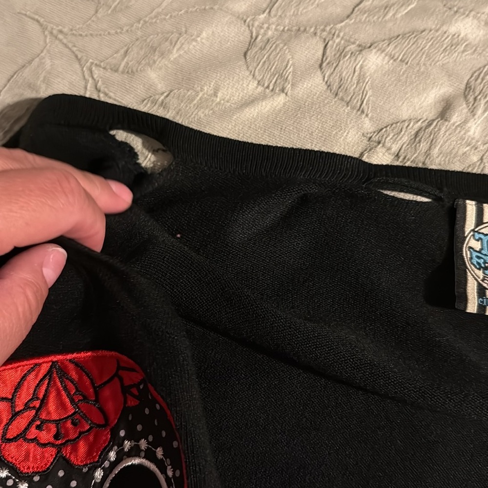 Skull Cardigan - Picture 2 of 5